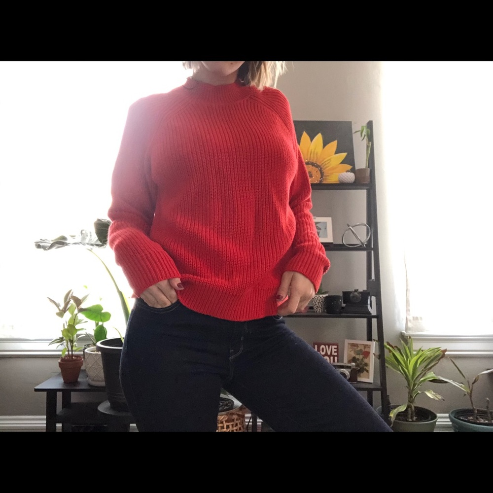 Red sweater - Picture 3 of 7
